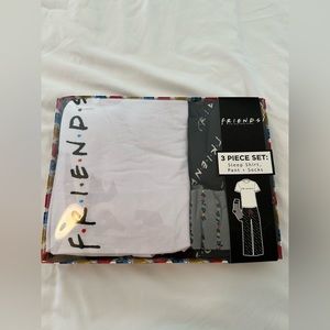 Friends Box Pajama Set